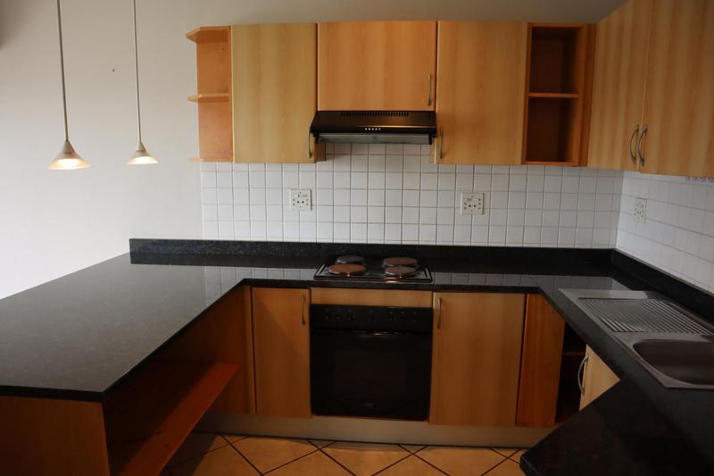 To Let 2 Bedroom Property for Rent in Vredehoek Western Cape
